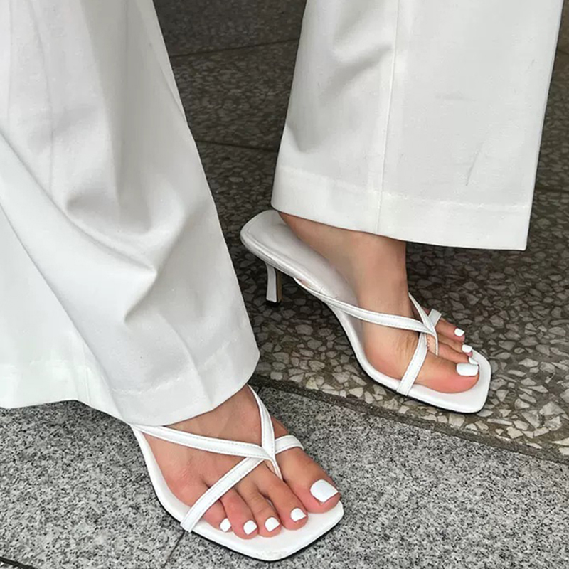 Street Fashion Clothing - صنادل نسائية صيفية 2026 بتصميم أنيق